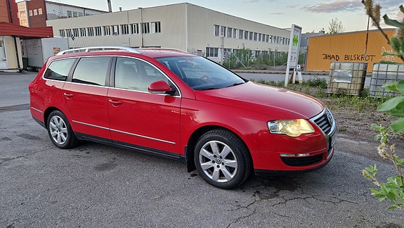 Volkswagen Passat 2 of 5
