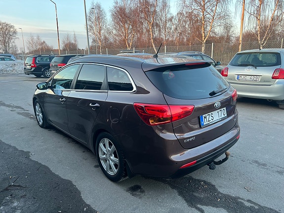 Kia Ceed 3 of 5