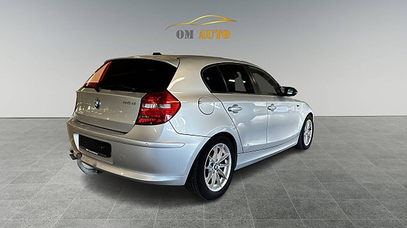BMW 118d 4 of 5