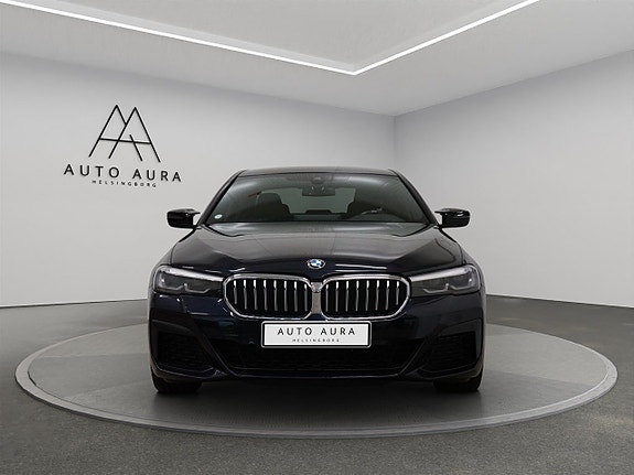 BMW 520 2 of 5