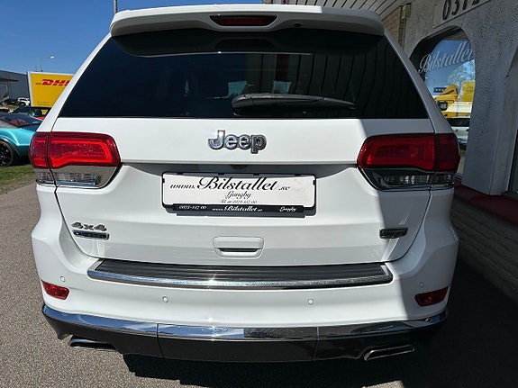 Jeep Grand Cherokee 8 of 24