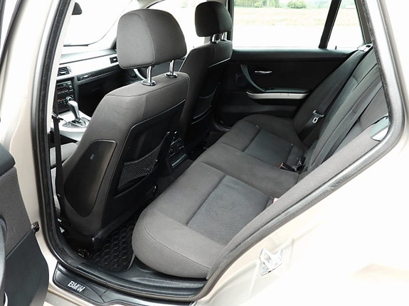 BMW 320d 11 of 16