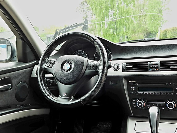 BMW 320d 8 of 16