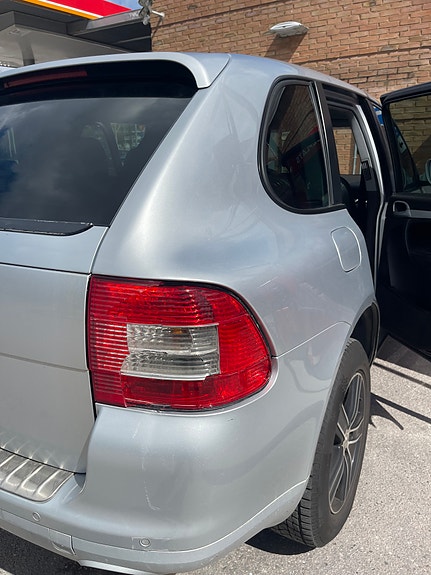Porsche Cayenne 12 of 14