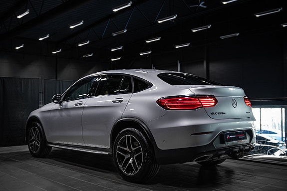 Mercedes-Benz GLC220 d 2 of 5