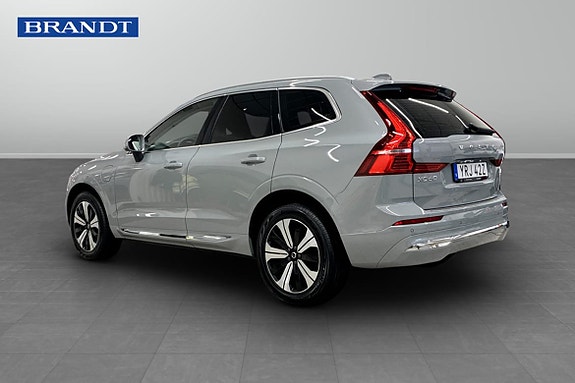 Volvo XC60 2 of 9