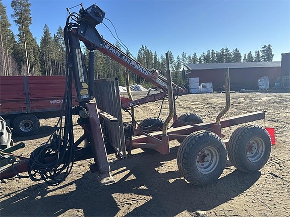 Patu Skogsvagn med 425 kran 3 of 5