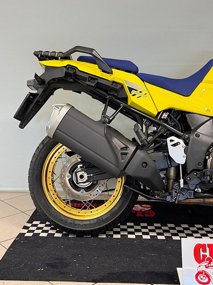 Suzuki DL 1050 XT V-Strom 4 of 5