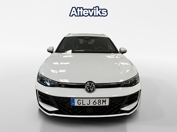 Volkswagen Passat 2 of 18