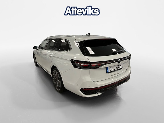 Volkswagen Passat 14 of 18