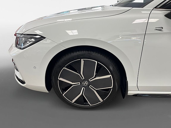 Volkswagen Passat 18 of 18