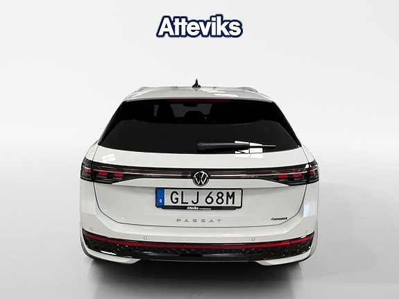 Volkswagen Passat 15 of 18