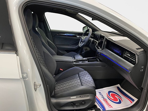 Volkswagen Passat 12 of 18