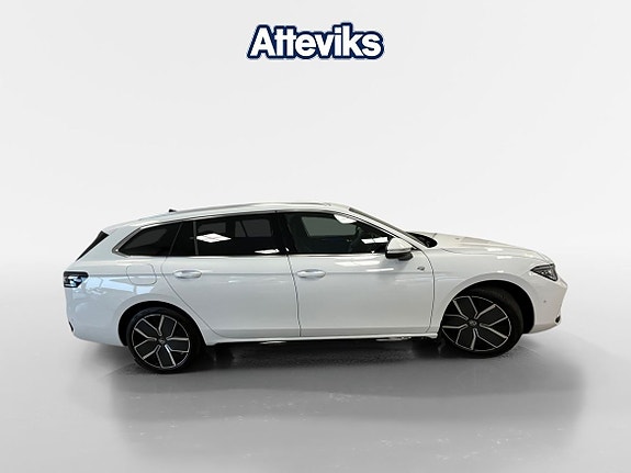 Volkswagen Passat 17 of 18
