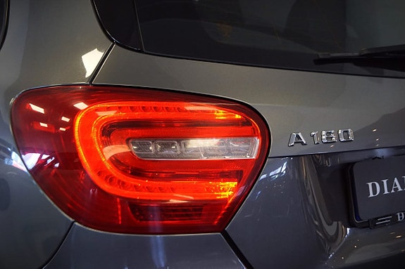 Mercedes-Benz A180 3 of 5