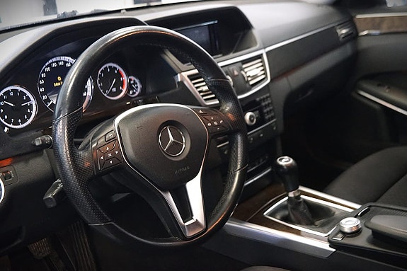 Mercedes-Benz E300 de 6 of 11