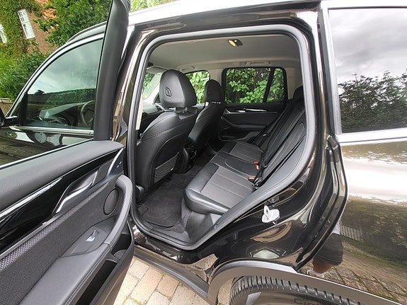 BMW X3 9 of 9