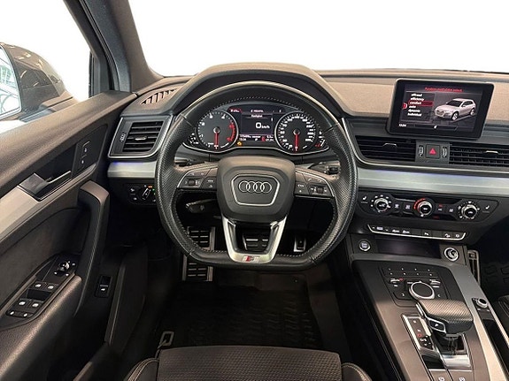 Audi Q5 9 of 21