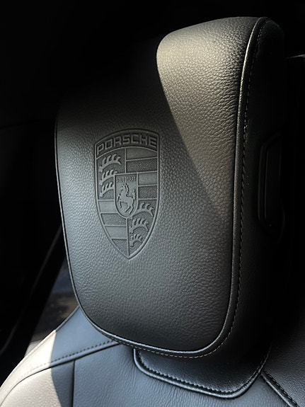 Porsche Taycan Cross Turismo 4 of 5