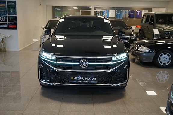 Volkswagen Touareg 2 of 5