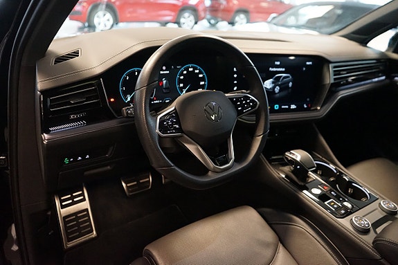 Volkswagen Touareg 8 of 27