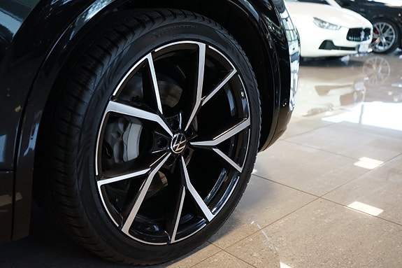Volkswagen Touareg 27 of 27