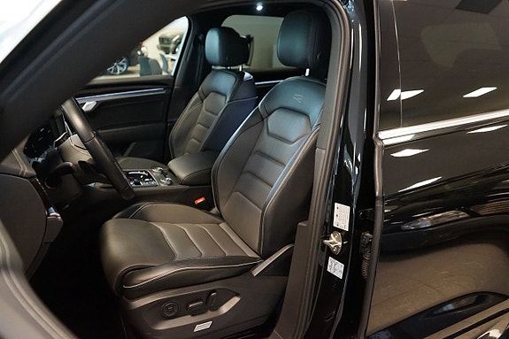 Volkswagen Touareg 5 of 5