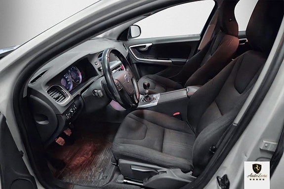 Volvo V60 3 of 5