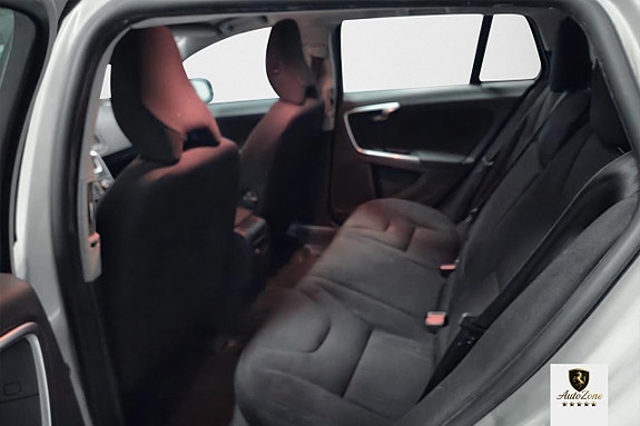 Volvo V60 4 of 5