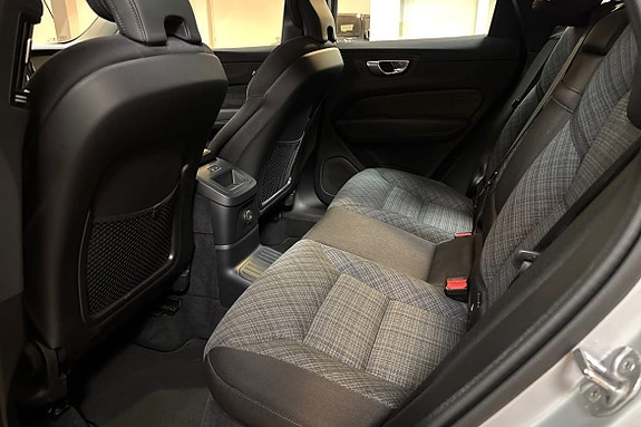Volvo XC60 12 of 14