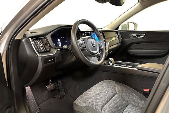 Volvo XC60 8 of 14
