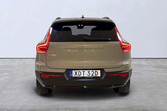 Volvo EX40 5 of 15