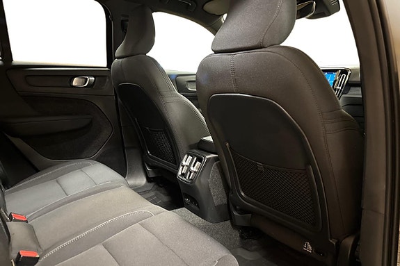 Volvo EX40 11 of 15