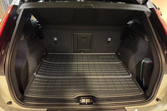 Volvo EX40 13 of 15