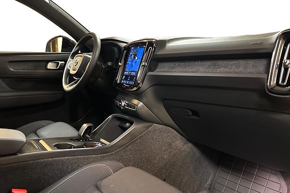 Volvo EX40 10 of 15