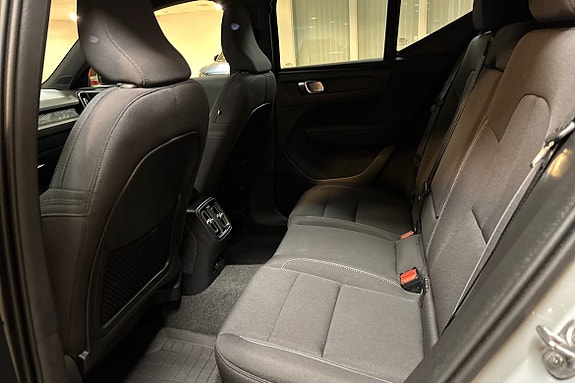 Volvo EX40 12 of 15