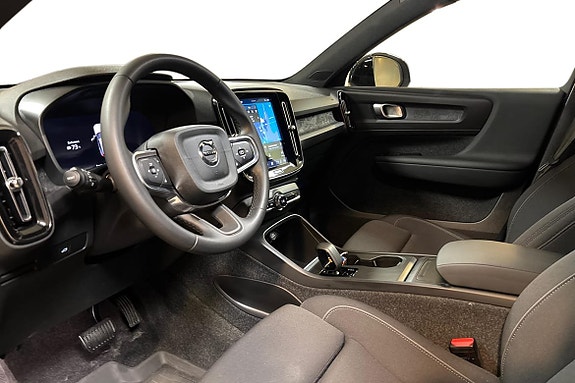 Volvo EX40 8 of 15