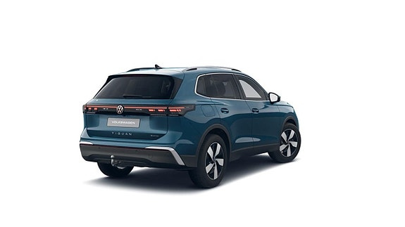 Volkswagen Tiguan 2 of 3