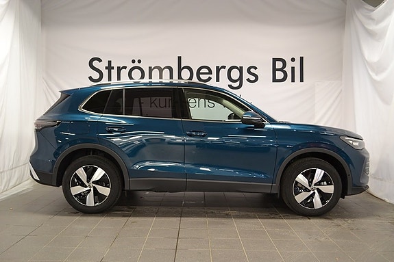 Volkswagen Tiguan 2 of 10