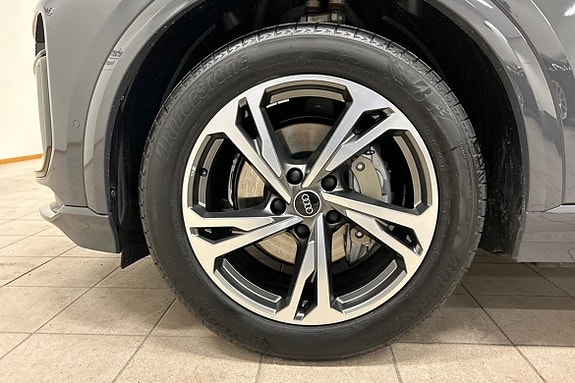Audi Q6 e-tron 13 of 15