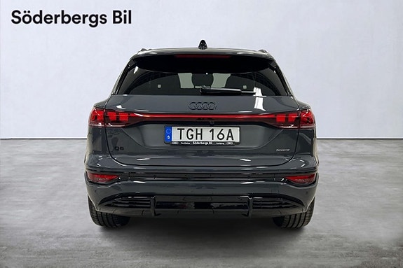 Audi Q6 e-tron 3 of 5