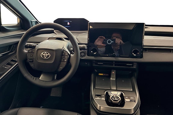 Toyota bZ4X Touring 8 of 18
