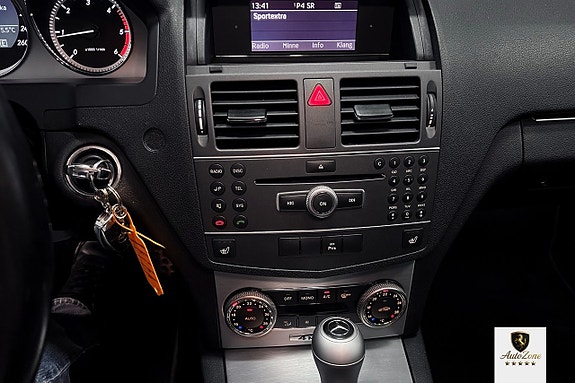 Mercedes-Benz C250 11 of 13