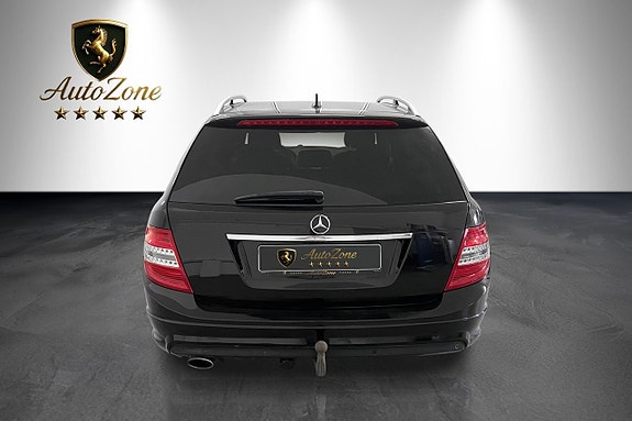 Mercedes-Benz C250 3 of 5