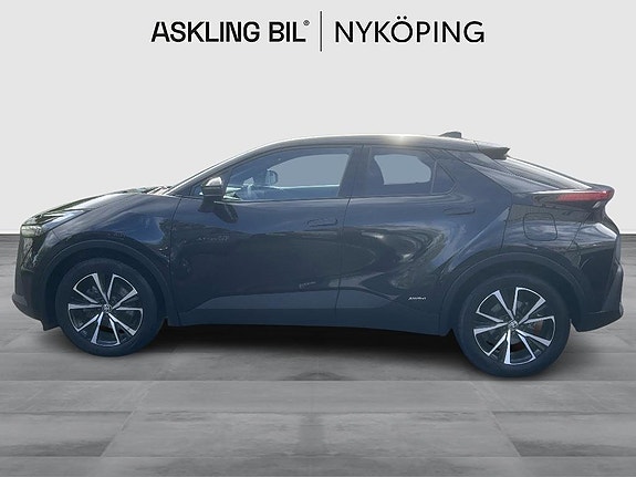 Toyota C-HR 3 of 5