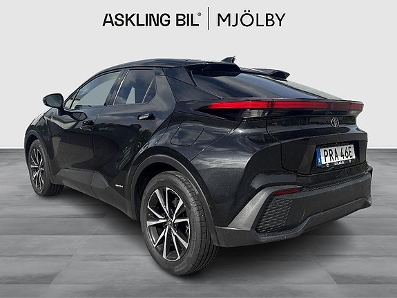 Toyota C-HR 3 of 14