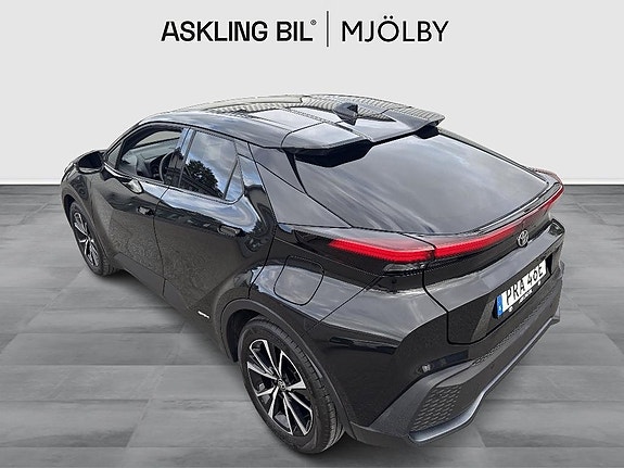 Toyota C-HR 14 of 17