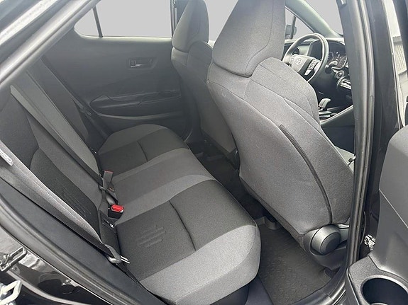 Toyota C-HR 8 of 17