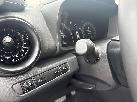 Toyota C-HR 17 of 17