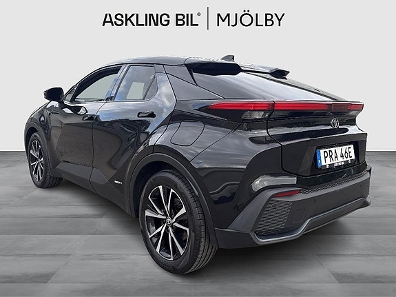 Toyota C-HR 3 of 17